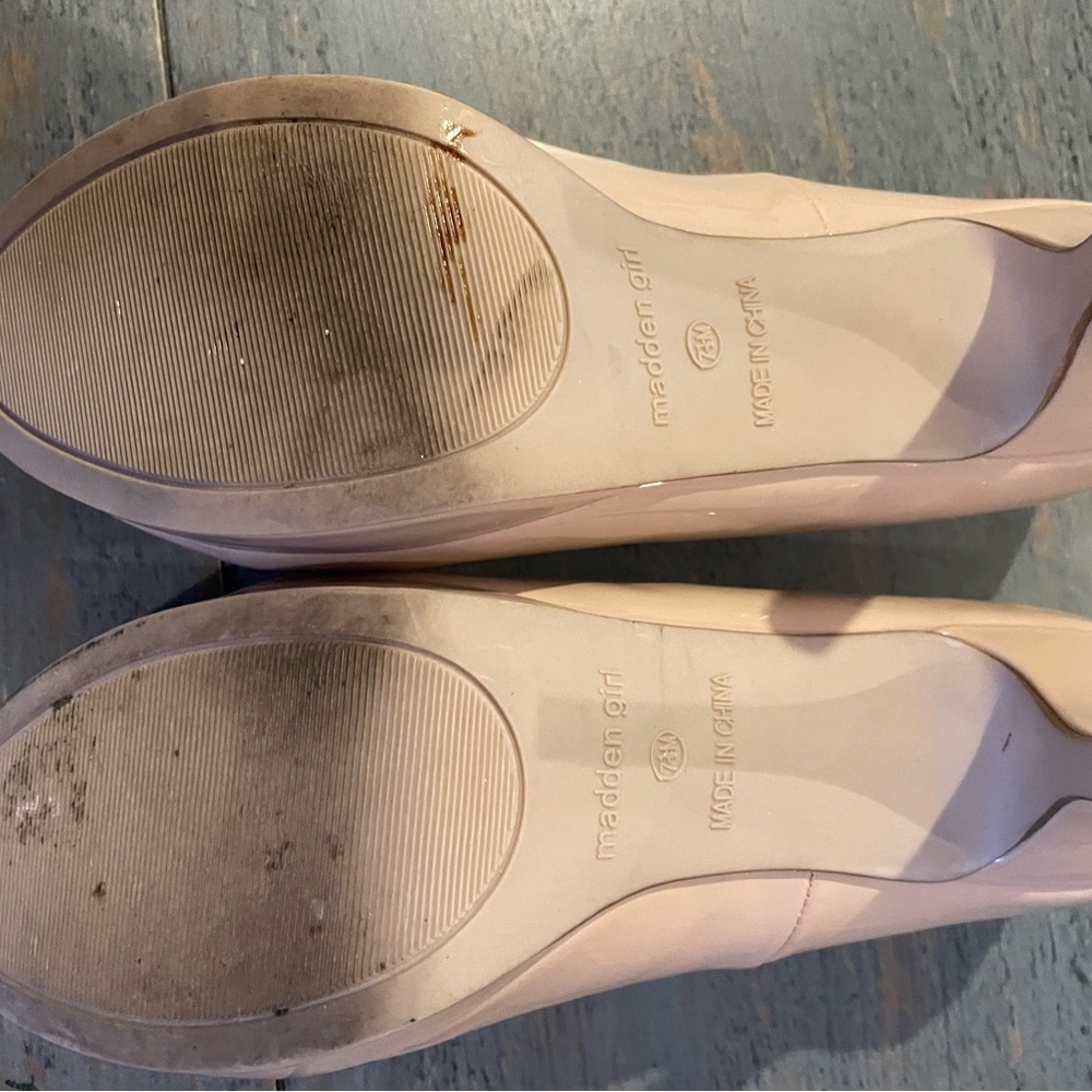 Madden Girl Nude Patent pumps- looks like new size 7 1/2 - Picture 10 of 11